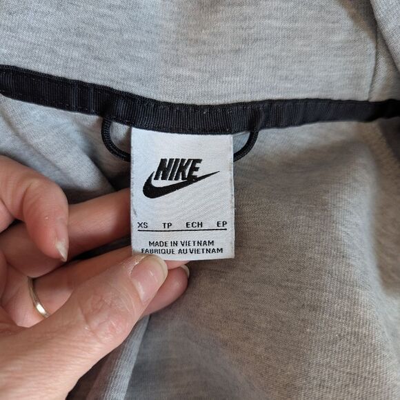 Women's Nike Tech Fleece Windrunner full zip hoodie XS - Picture 6 of 7